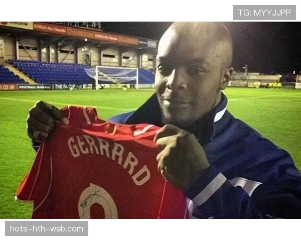 杰拉德·皮克戴名表推娃车，这画面直接打脸我的银行卡